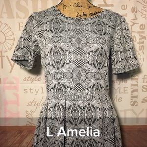 Large LuLaRoe Amelia